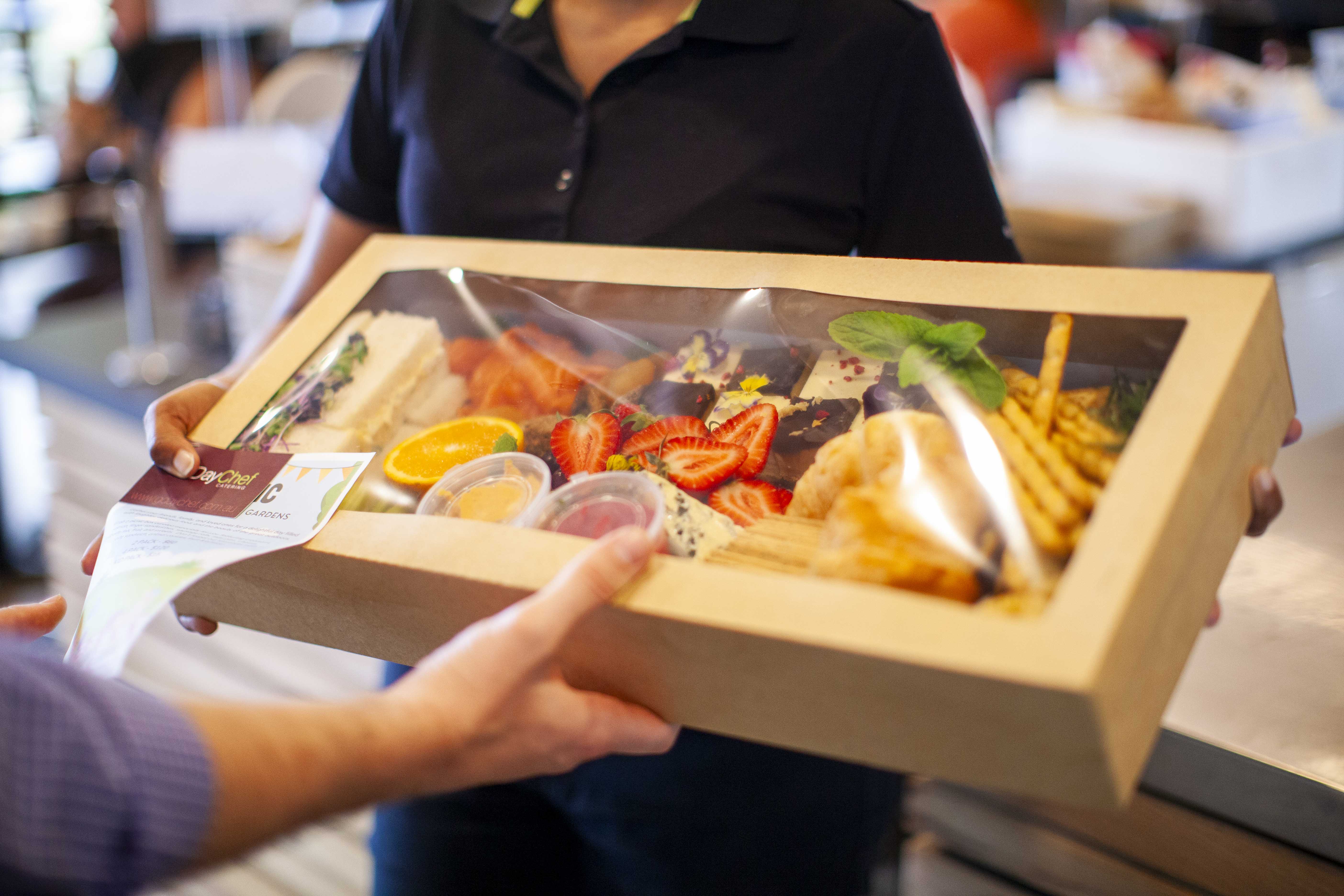 BW Picnic Box